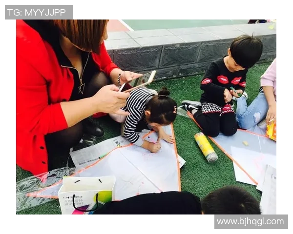幼儿创意绘画展现足球明星与小将的梦想与激情