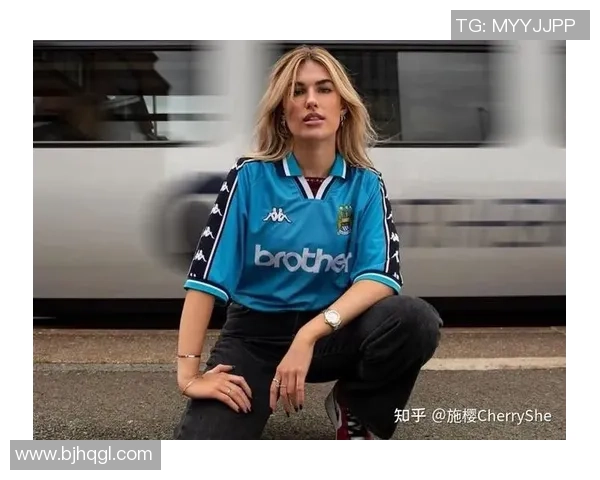 足球明星日常穿搭风格揭秘时尚潮流与个性选择的完美结合 足球明星日常穿搭风格揭秘时尚潮流与个性选择的完美结合