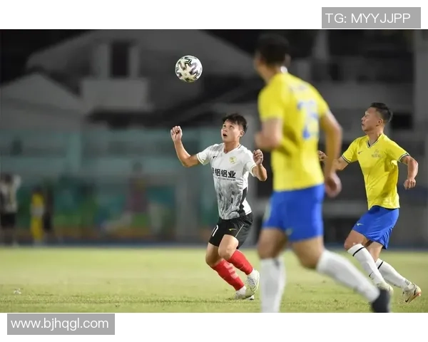 女粉丝热追足球明星背后的故事与情感交织